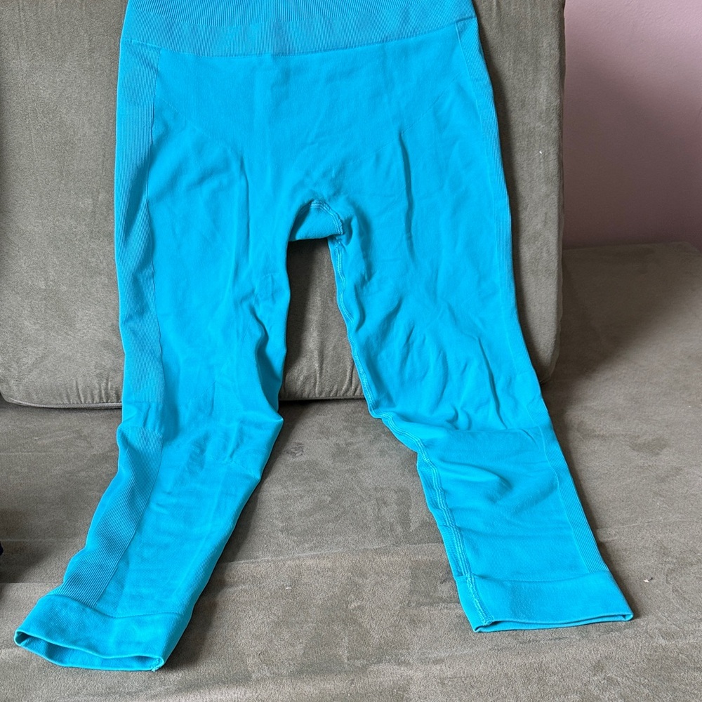 Lululemon 3/4 Blue Leggings